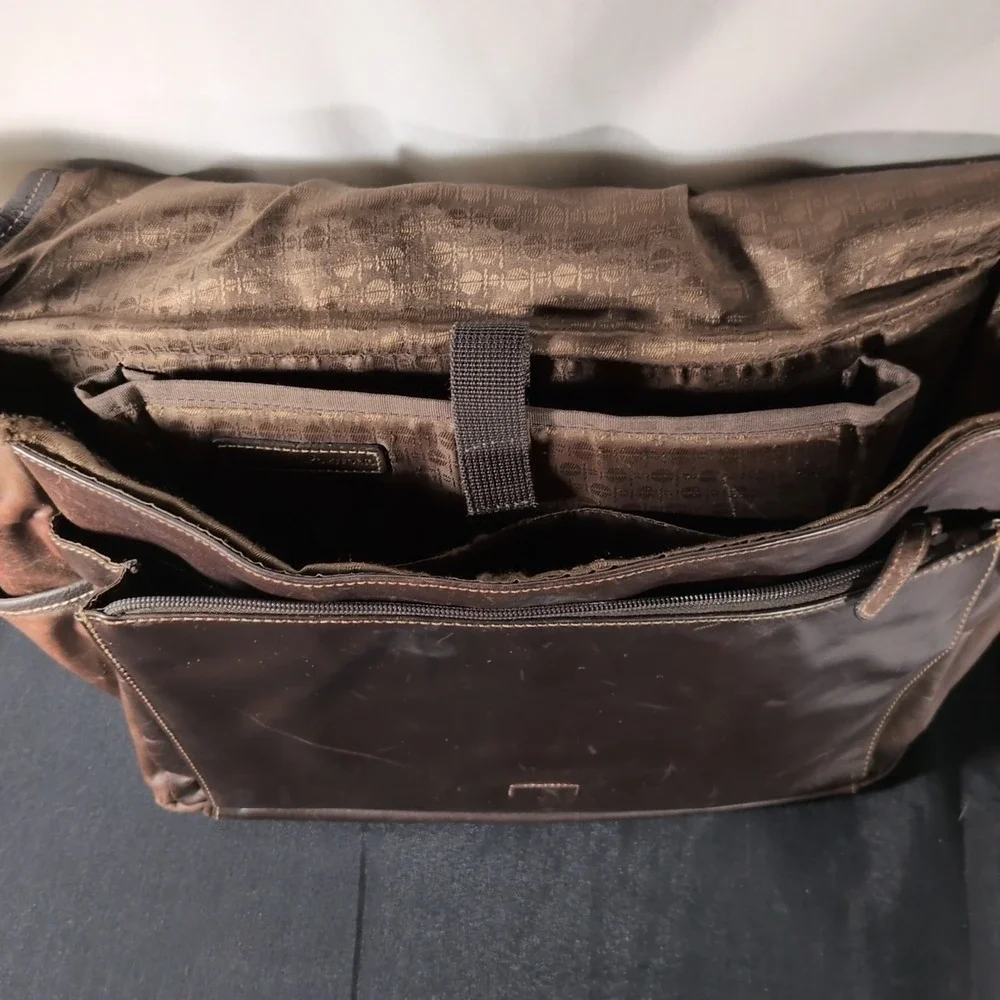 Perry‎ Ellis Genuine Soft Brown Leather Computer Portfolio